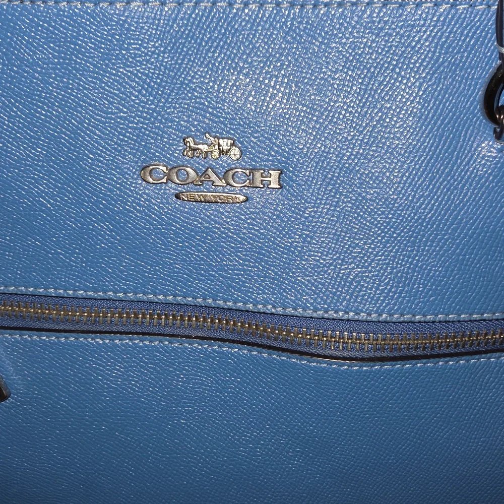 Coach Gallery Tote - Picture 2 of 9